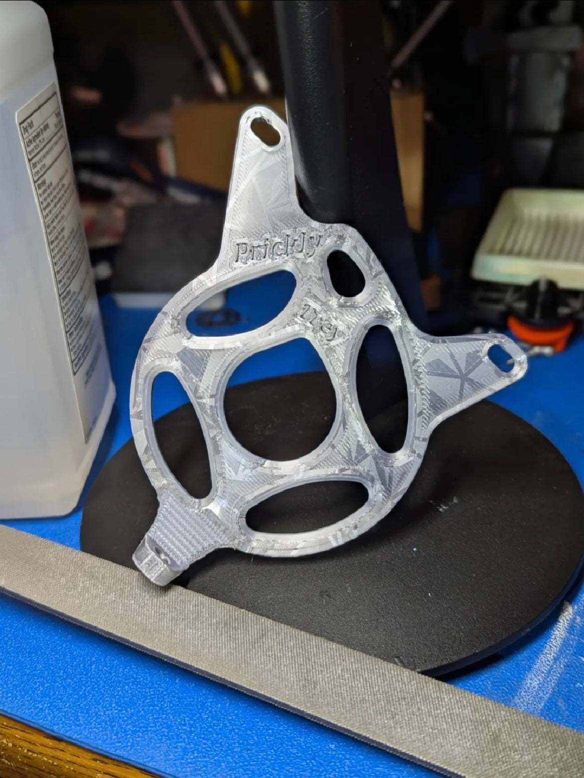 Tuttio motor cover